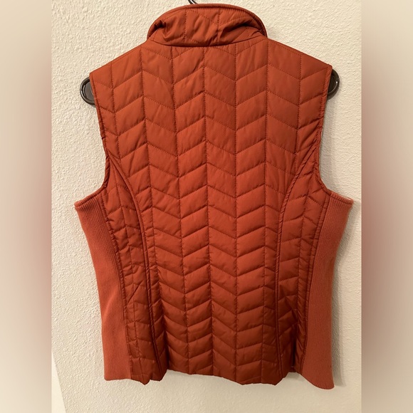 NWT G.H. Bass & Co Women's Quilted Vest - Size Medium - Picture 6 of 6